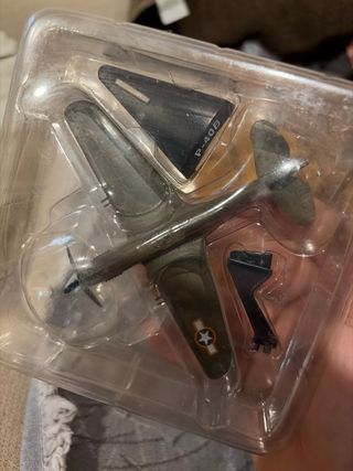 Maqueta Avión Militar P-40B Escala 1:90