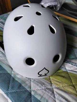 Skate Tony Hawk con Casco Blanco Pro-Tec