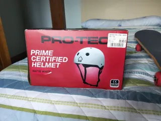 Skate Tony Hawk con Casco Blanco Pro-Tec