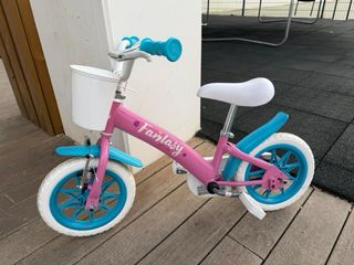 Bicicleta infantil rosa y azul