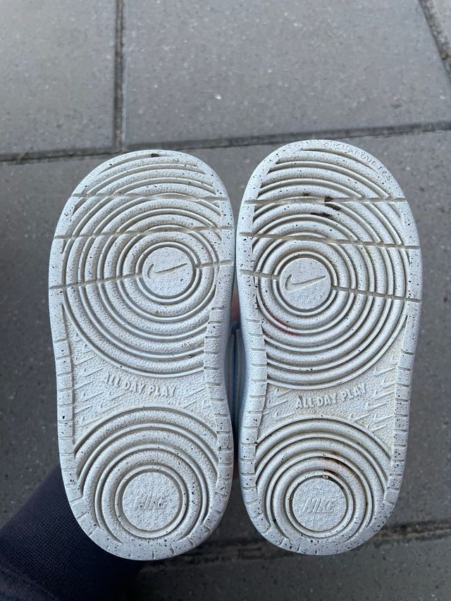 Nike Air Force 1 niño talla 22