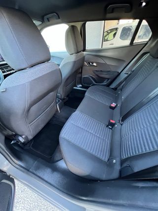 Peugeot 2008 Active Puretech 6 vel  37.000 klm 