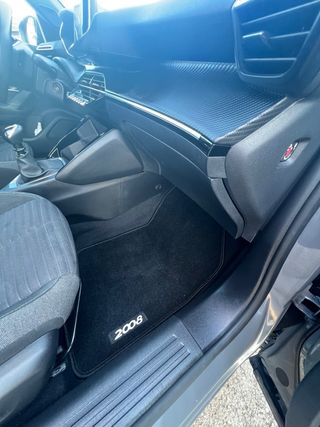 Peugeot 2008 Active Puretech 6 vel  37.000 klm 