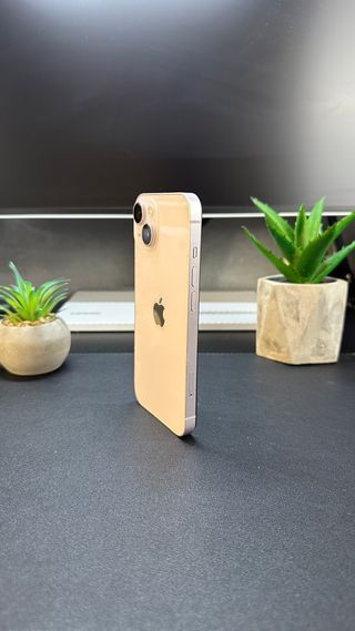 iPhone 14 Viola