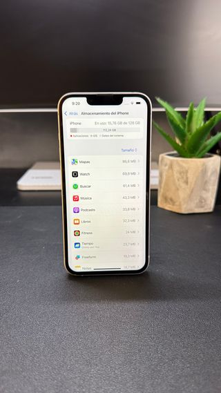 iPhone 14 Viola