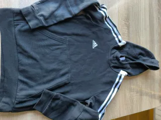 Sudadera Adidas Negra con Rayas Blancas