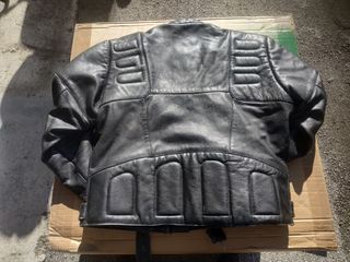 Giubbotto moto in pelle imbottito