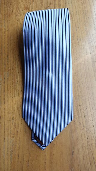 Corbata de seda rayas azul y gris