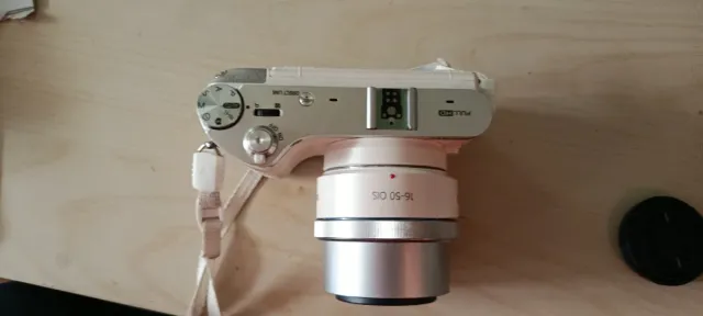 Cámara Samsung NX300M   16-50 OIS