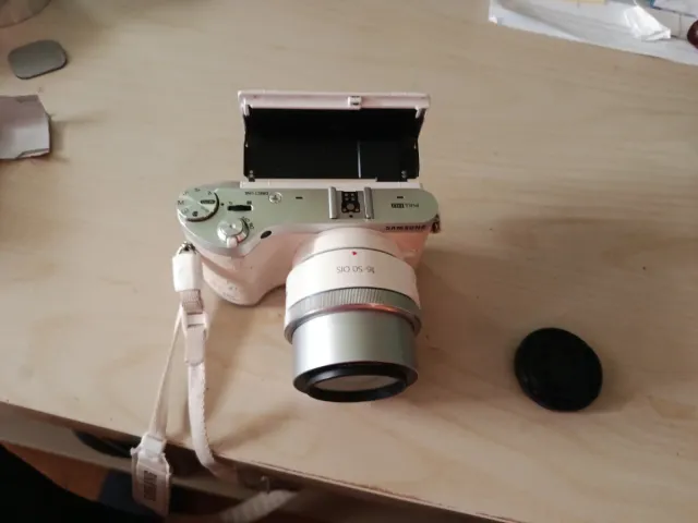 Cámara Samsung NX300M   16-50 OIS