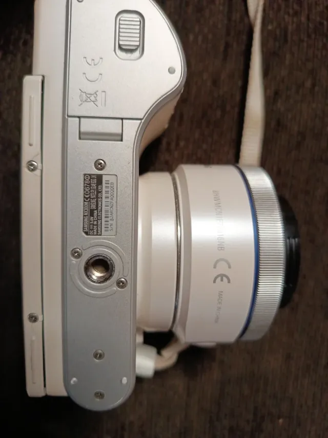 Cámara Samsung NX300M   16-50 OIS