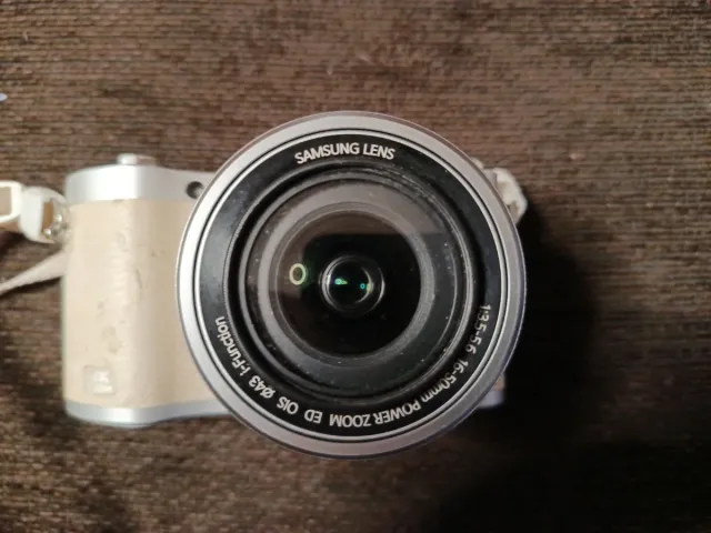 Cámara Samsung NX300M   16-50 OIS