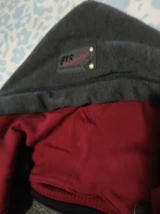 Sudadera con capucha a rayas