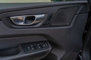 VOLVO XC60 B4 197 CV