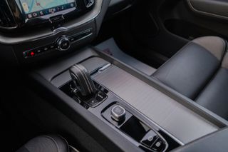 VOLVO XC60 B4 197 CV