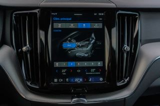 VOLVO XC60 B4 197 CV