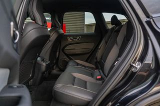 VOLVO XC60 B4 197 CV