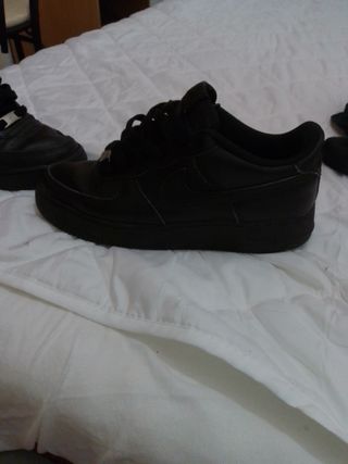 Nike Air Force 1 Negras