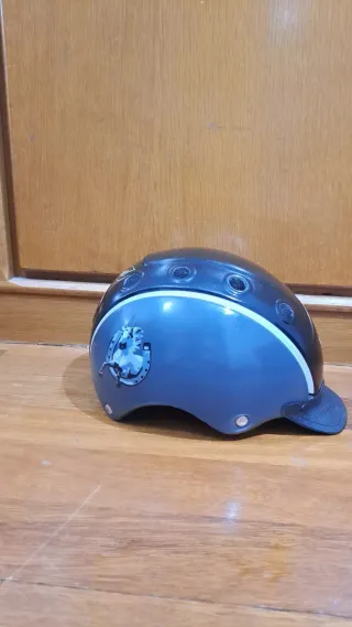 Casco firmado por J. Matute
