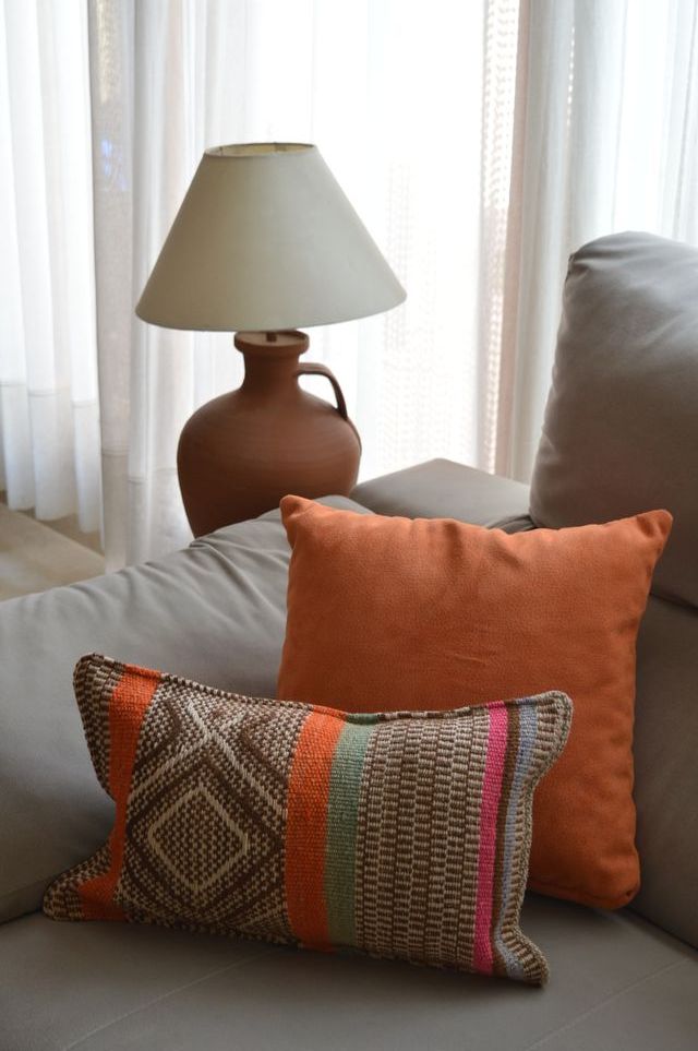 Almofada de lã artesanal