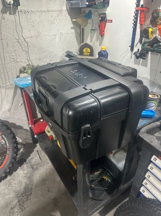 Baúl Givi Trekker + Base
