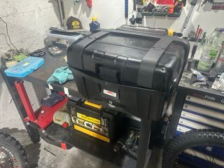 Baúl Givi Trekker + Base