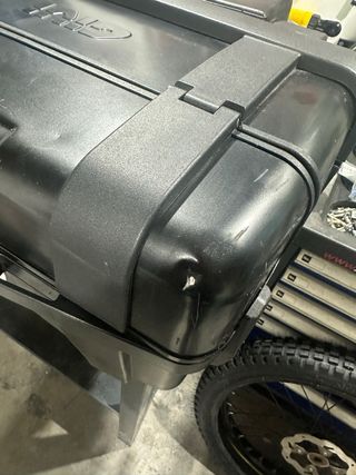 Baúl Givi Trekker + Base