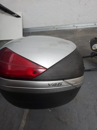 Baúl Givi V46 Tmax 500 1ª Serie con Luz