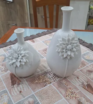 Set 2 Vasi Bianchi Decorati Fiore