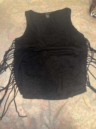 Camiseta negra tirantes volantes Atmosphere EUR36