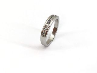 anillo oro 18k con piedra con diamante