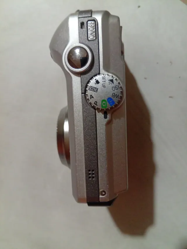 Nikon Coolpix P1 Fotocamera Digitale Argento