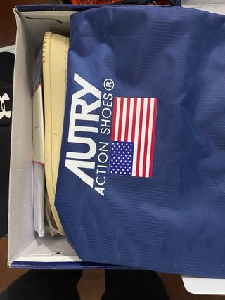 Autry Medalist Blancas y Rojas
