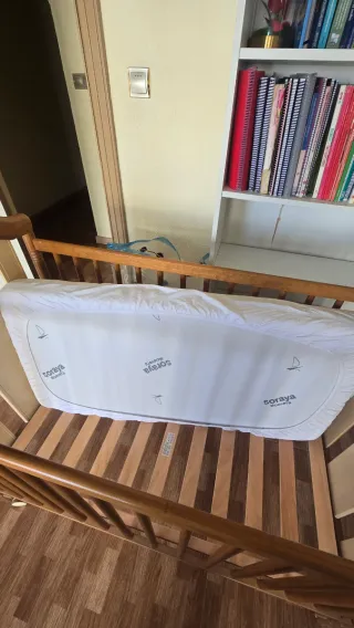 Cuna de bebé madera y colchón