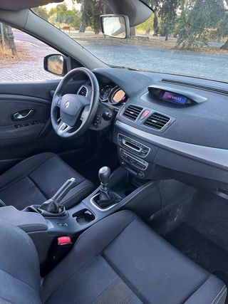 Renault Megane - 1 año de garantía
