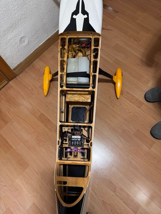 Avión acrobático RC  Corvus Racer 540 de Goldwing