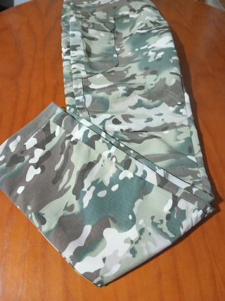 Pantalón camuflaje militar