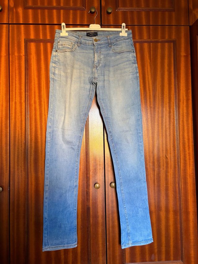 Calças de ganga Bershka azuis