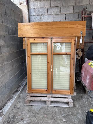 Ventanas madera con persiana