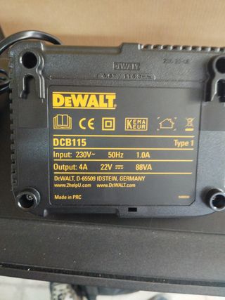 Cargador DeWALT DCB115 Nuevo