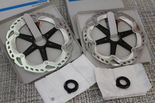 Discos freno Shimano XT Ice Tech RT-MT800 203mm CL