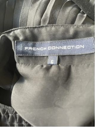 Top French Connection tableado negro