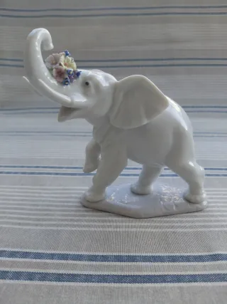 Lladró figura de elefante Lucky's Call porcelana