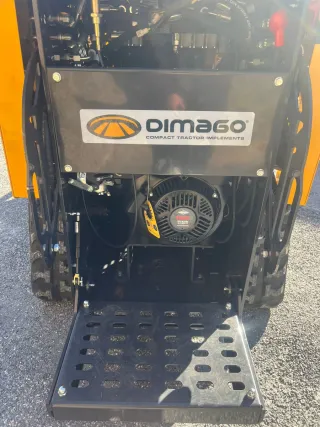 Minipala Cargadora Dimago