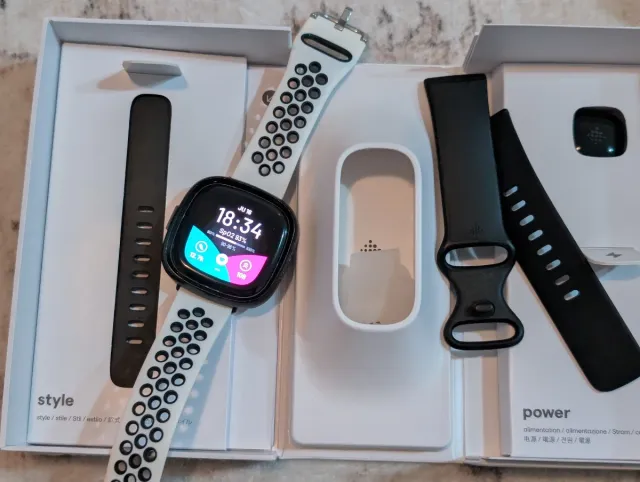 Fitbit Versa 4 Smartwatch Negro