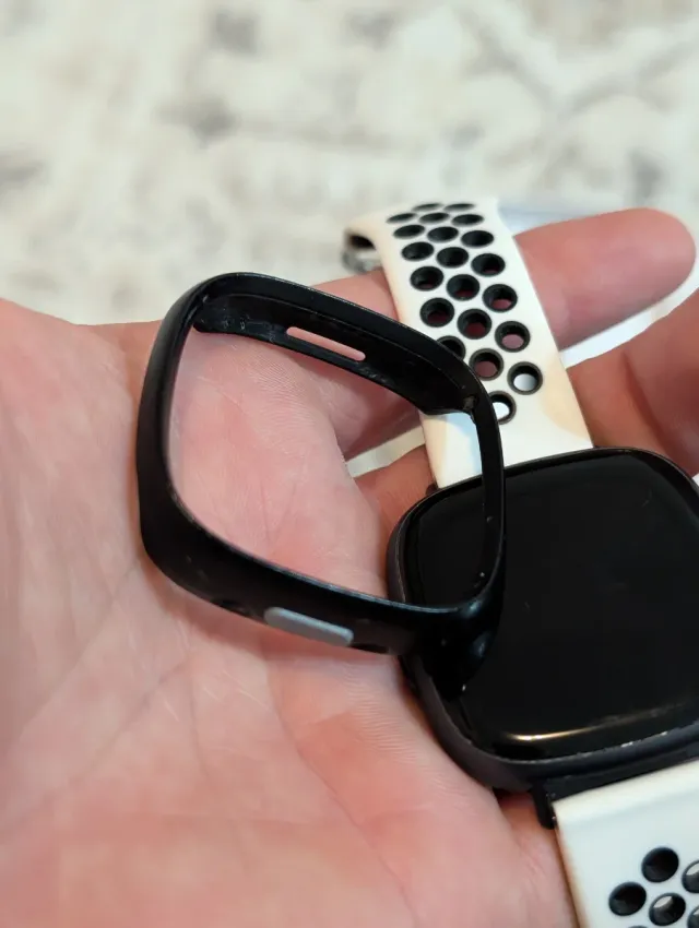 Fitbit Versa 4 Smartwatch Negro