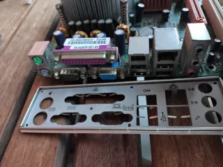 COMBINAZIONE DI SCHEDA MADRE, MEMORIA E CPU, tra cui scegliere tra 3