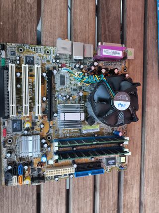 COMBINAZIONE DI SCHEDA MADRE, MEMORIA E CPU, tra cui scegliere tra 3