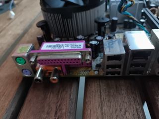 COMBINAZIONE DI SCHEDA MADRE, MEMORIA E CPU, tra cui scegliere tra 3