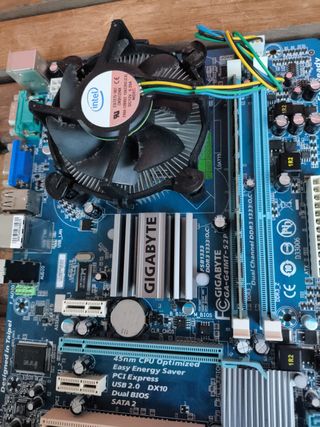 COMBINAZIONE DI SCHEDA MADRE, MEMORIA E CPU, tra cui scegliere tra 3